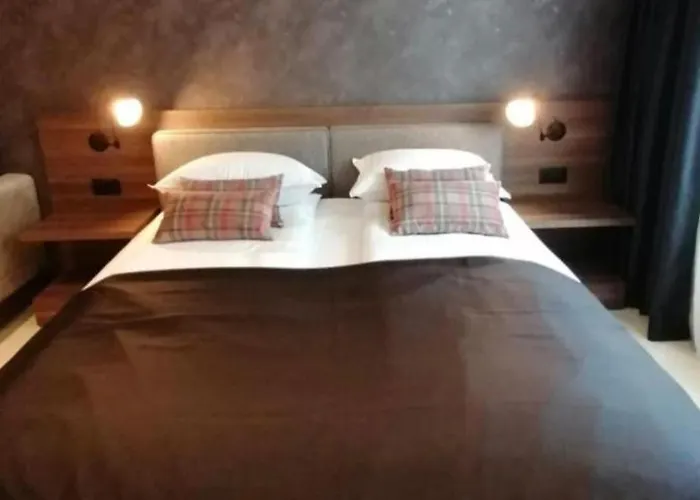 Woodside And Parking 323 Kopaonik011 *